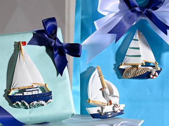 Resin boat with double-sided tape in single blister