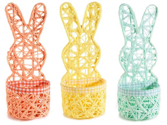 Rabbit basket in woven raffia with checked edge