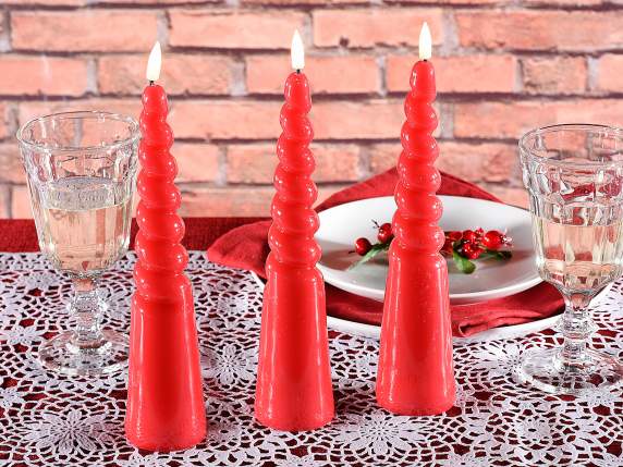 Electronic wax candle with moving LED flame