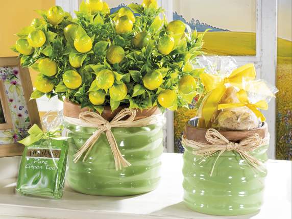 Set of 2 Wavy Ceramic Vases with Raffia Bow