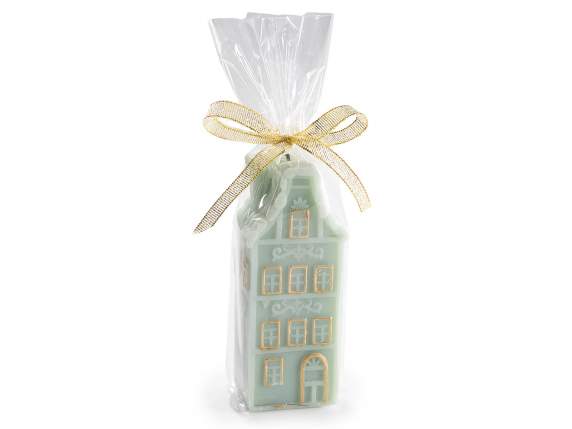 House-shaped candle with embossed decorations