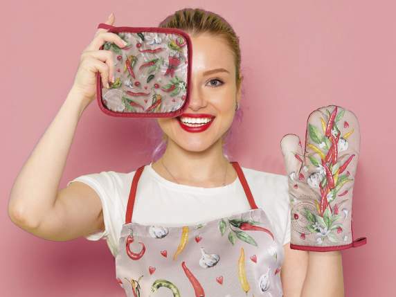 Kitchen glove and pot holder set with Lucky charm print