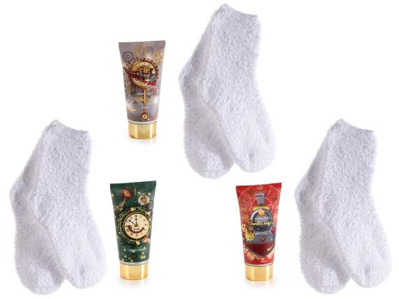 Gift set: 60ml scented foot cream and soft socks