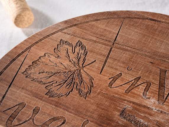 Round acacia wood cutting board with engraved decorations
