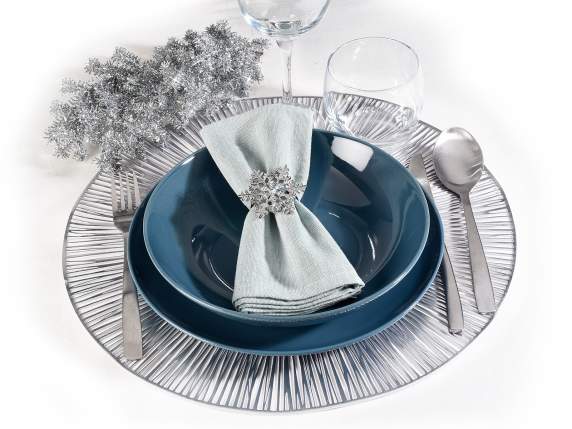 Round carved silver colored placemat