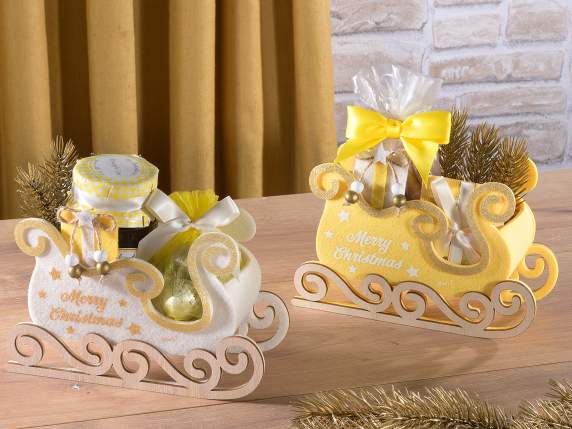 Christmas basket in cloth and wood in sleigh shape