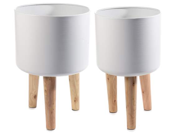 Set of 2 vases in white metal with wooden tripod