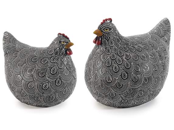 Set of 2 chickens in colored resin with engraved decorations