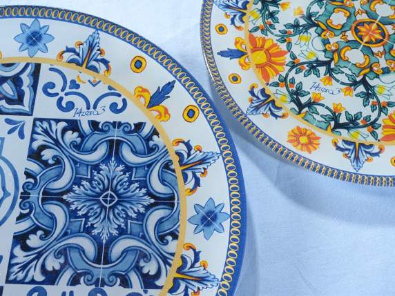 Set of 3 round food plates in Maiolica decorated glass