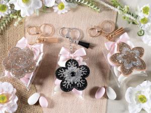 Box and key ring: 2 in 1 wedding favor