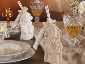 Shabby chic women's diffuser favor