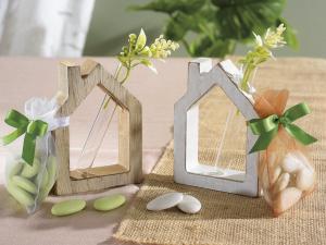 Wooden wedding favors, natural touch