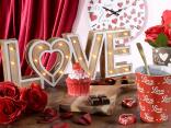 Idées vitrines Saint Valentin : entre amour et dou
