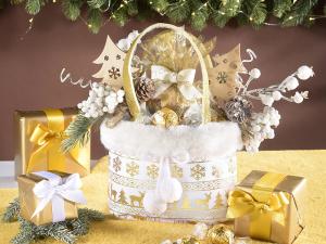 Christmas handbag basket idea