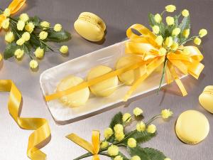 Festa della donna, confezioni giallo mimosa