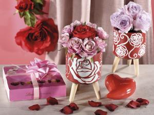 Gift vases and flowers for Mother's Day