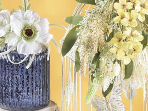 Mazzolini e fiori decorativi