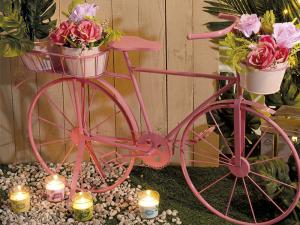 Porte-vélo ou fleur? Idées de mobilier d'extérieur