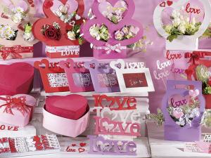 cesti floreali per celebrare l'amore