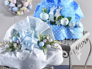 decorations and accessories for your Easter doves