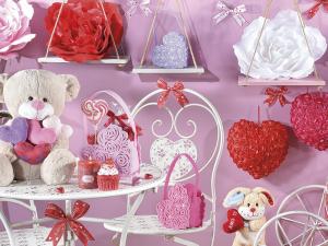 how to decorate the window on valentine's day