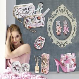 Accessori moda, make up a portata di mano