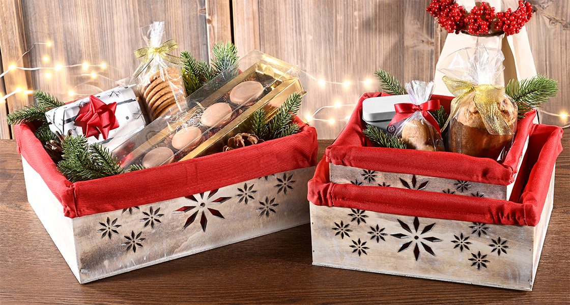 packing Christmas baskets
