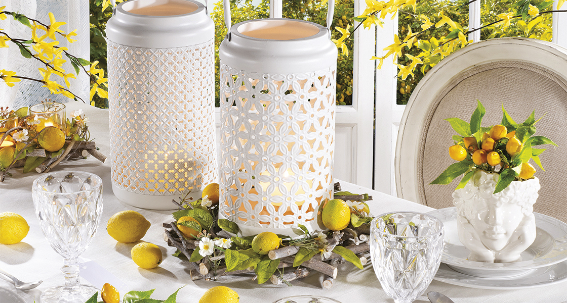 The summer table: items and accessories