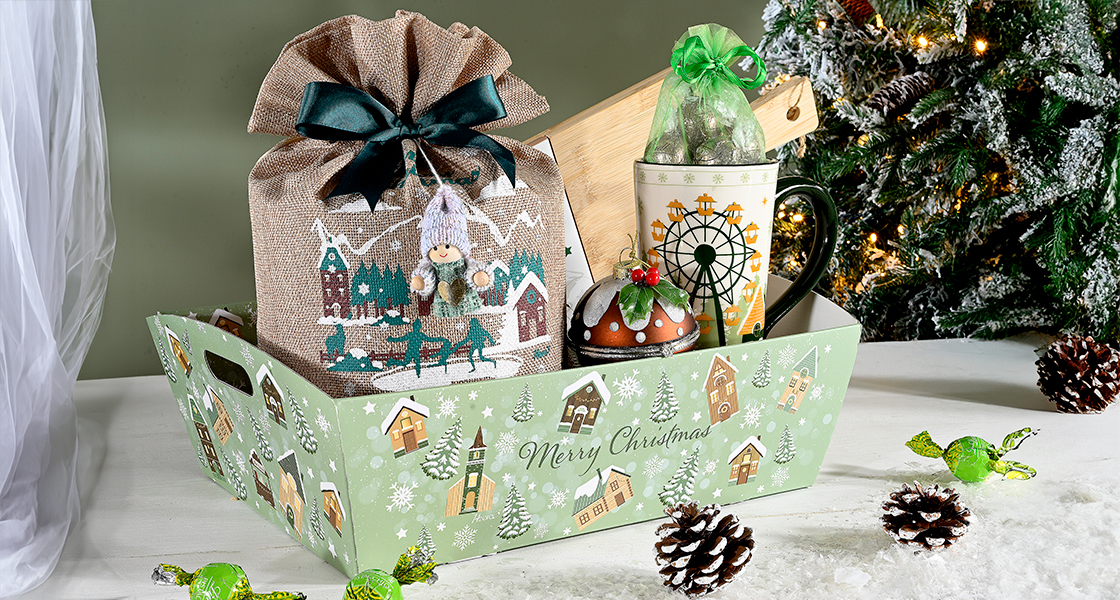 Ideas for packing a Christmas basket